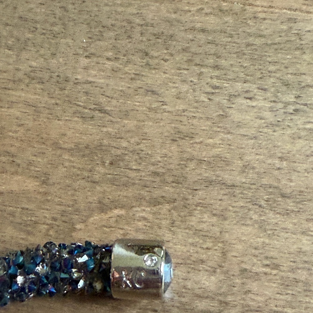 Elegant Blue Crystal Bracelet - Picture 3 of 3